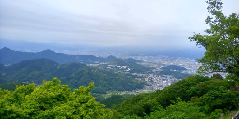 葛城山山頂から